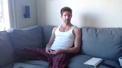 Snapshot of jasonberg29 chatting on 09.28.25 Jason online show from 09.28.25