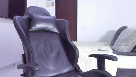 JBrooksXx online show from 02.20.25