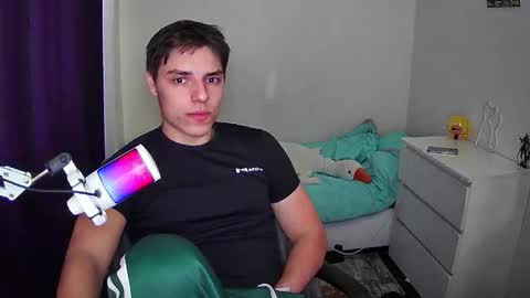 Snapshot of javiermire chatting on 11.02.25 javi online show from 11.02.25