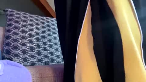 Snapshot of jawssharkparty chatting on 02.05.25 Jaws  online show from 02.05.25