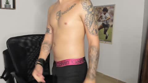 Snapshot of jayalvarrez_ chatting on 01.30.25 Jay Alvarrez online show from 01.30.25