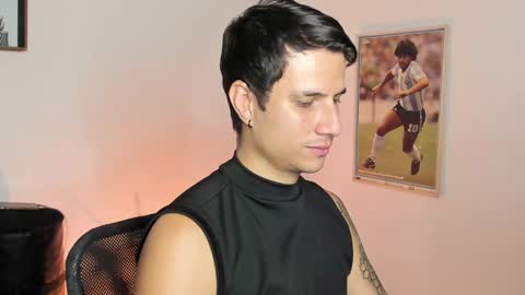 Snapshot of jayalvarrez_ chatting on 02.06.25 Jay Alvarrez online show from 02.06.25