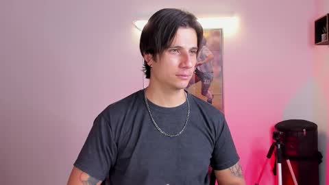 Snapshot of jayalvarrez_ chatting on 09.23.25 Jay Alvarrez online show from 09.23.25