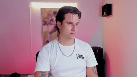Snapshot of jayalvarrez_ chatting on 10.03.25 Jay Alvarrez online show from 10.03.25