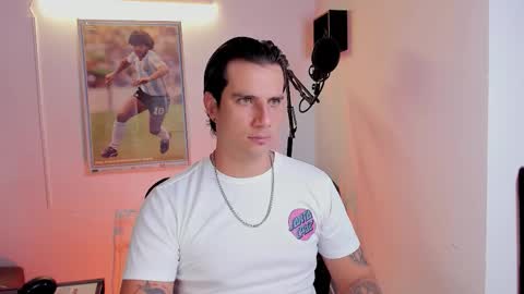 Snapshot of jayalvarrez_ chatting on 10.19.25 Jay Alvarrez online show from 10.19.25