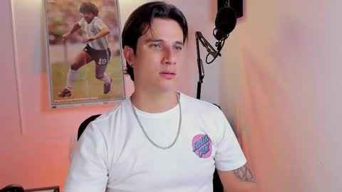 Snapshot of jayalvarrez_ chatting on 10.20.25 Jay Alvarrez online show from 10.20.25