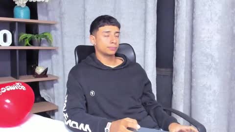 Snapshot of jaze_bradley chatting on 02.24.25 jaze_bradley online show from 02.24.25