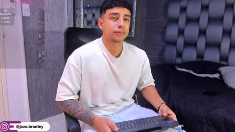 Snapshot of jaze_bradley chatting on 09.16.25 jaze_bradley online show from 09.16.25