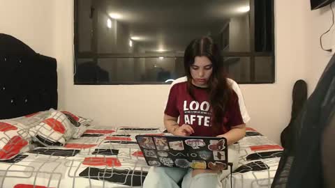 Jazmin and Scarlett online show from 02.12.25