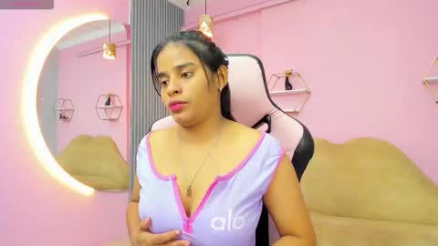 jazmin  online show from 10.11.25