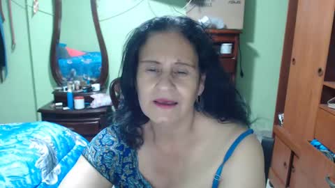 Snapshot of jazmin_rios chatting on 01.20.25 jazmim online show from 01.20.25