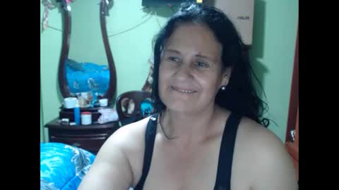 Snapshot of jazmin_rios chatting on 01.21.25 jazmim online show from 01.21.25