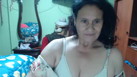 Snapshot of jazmin_rios chatting on 01.24.25 jazmim online show from 01.24.25