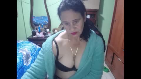 Snapshot of jazmin_rios chatting on 01.29.25 jazmim online show from 01.29.25