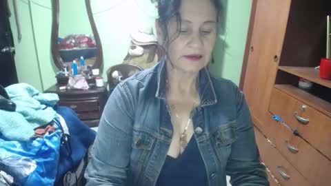Snapshot of jazmin_rios chatting on 01.29.25 jazmim online show from 01.29.25