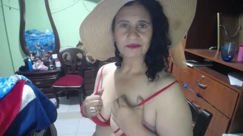 Snapshot of jazmin_rios chatting on 01.31.25 jazmim online show from 01.31.25