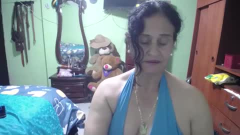 Snapshot of jazmin_rios chatting on 02.14.25 jazmim online show from 02.14.25