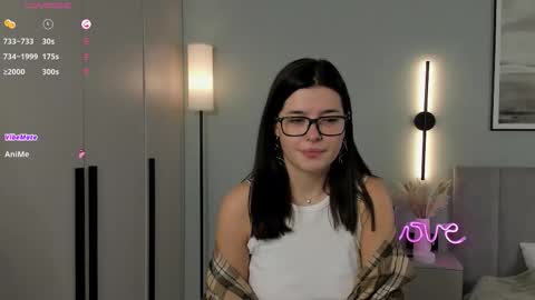 Snapshot of jazminenakano chatting on 09.15.25 Mira the personal mirage D online show from 09.15.25