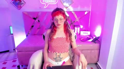 Snapshot of jelly_v chatting on 10.01.25 Hi Stream 800am to 200pm online show from 10.01.25