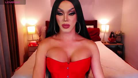 Snapshot of jenifers_body chatting on 12.07.24 Queen Jenifer online show from 12.07.24