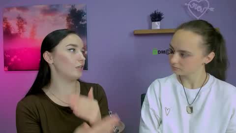 Snapshot of jenna_elayne chatting on 12.04.25 jenna_elayne online show from 12.04.25