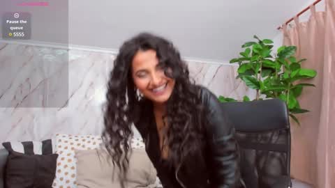 Snapshot of jennaprice chatting on 12.14.24 JennaPrice online show from 12.14.24