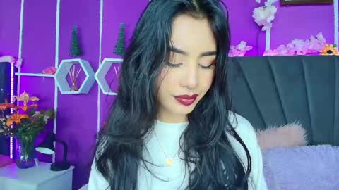 Snapshot of jenner_mills chatting on 12.14.24 Jenner online show from 12.14.24