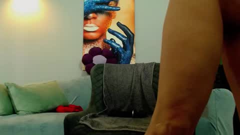 Snapshot of jenniferreys chatting on 11.26.25 jenniferreys online show from 11.26.25