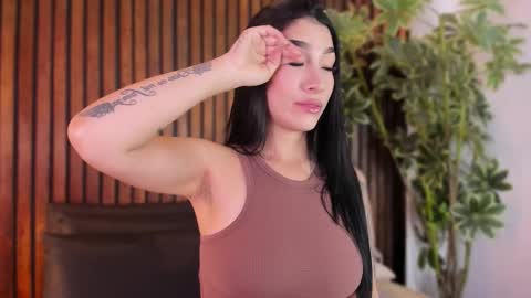     online show from 10.01.25