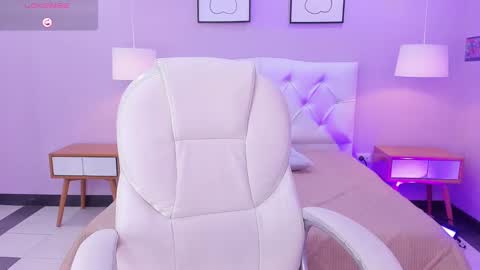 Snapshot of jenny_golden1 chatting on 02.07.25 Jenny  online show from 02.07.25