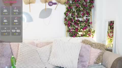 Snapshot of jenny_roberts96 chatting on 02.14.25 Jenny Roberts online show from 02.14.25