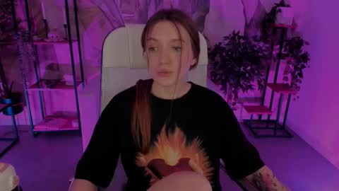 Snapshot of jennydens chatting on 03.10.25 Jenny NO Nude online show from 03.10.25