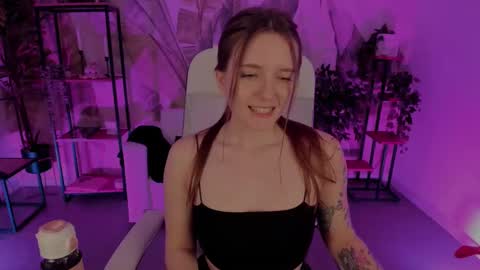 Snapshot of jennydens chatting on 03.10.25 Jenny NO Nude online show from 03.10.25