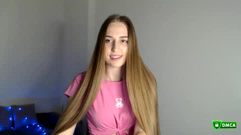 Snapshot of jennyjansen chatting on 11.11.25 The Flower Power Models online show from 11.11.25