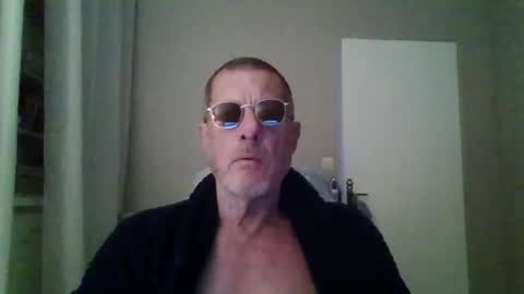 Snapshot of jerflor chatting on 11.06.25 jerflor online show from 11.06.25