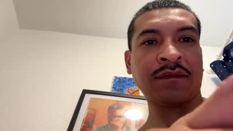 Snapshot of jesselopezcali chatting on 01.04.25 Hungjessy online show from 01.04.25