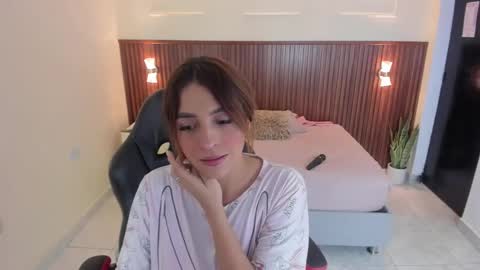 Snapshot of jessi_jones1 chatting on 10.03.25 J E S S I online show from 10.03.25