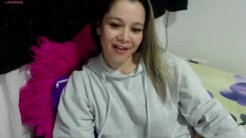 Snapshot of jessi_robertss chatting on 02.25.25 jessica online show from 02.25.25