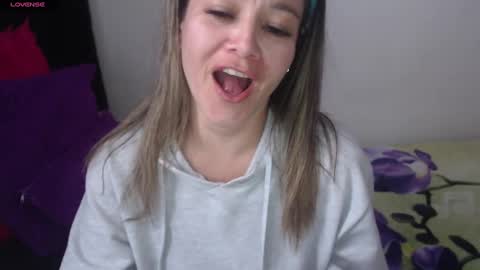 Snapshot of jessi_robertss chatting on 02.25.25 jessica online show from 02.25.25