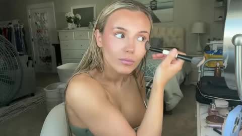 Snapshot of jessicaparkerrr chatting on 09.17.25 Jessica Parker online show from 09.17.25