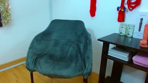 Snapshot of jessicarabbit4 chatting on 01.05.25 jessicarabbit4 online show from 01.05.25