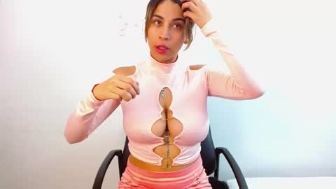 Snapshot of jessicarabbit4 chatting on 02.10.25 jessicarabbit4 online show from 02.10.25