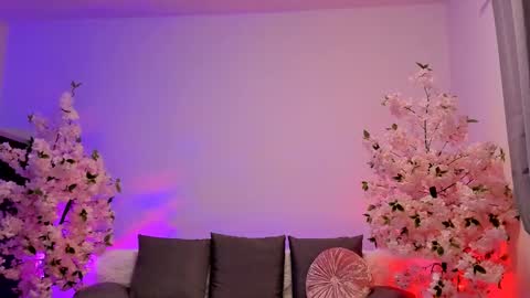 Gloria   online show from 02.12.25