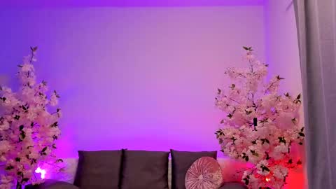 Gloria   online show from 02.13.25