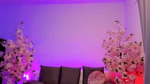 Gloria   online show from 02.20.25