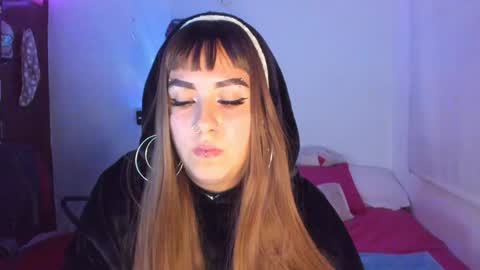 Snapshot of jessie_williams_01 chatting on 01.09.25 Your Sweet Angel online show from 01.09.25