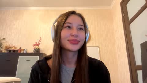 Lynn online show from 10.17.25