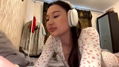 Lynn online show from 10.19.25