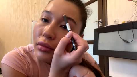 Lynn online show from 10.21.25