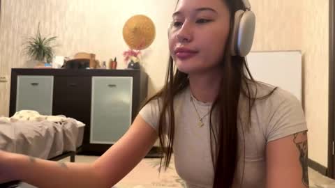 Lynn online show from 10.28.25